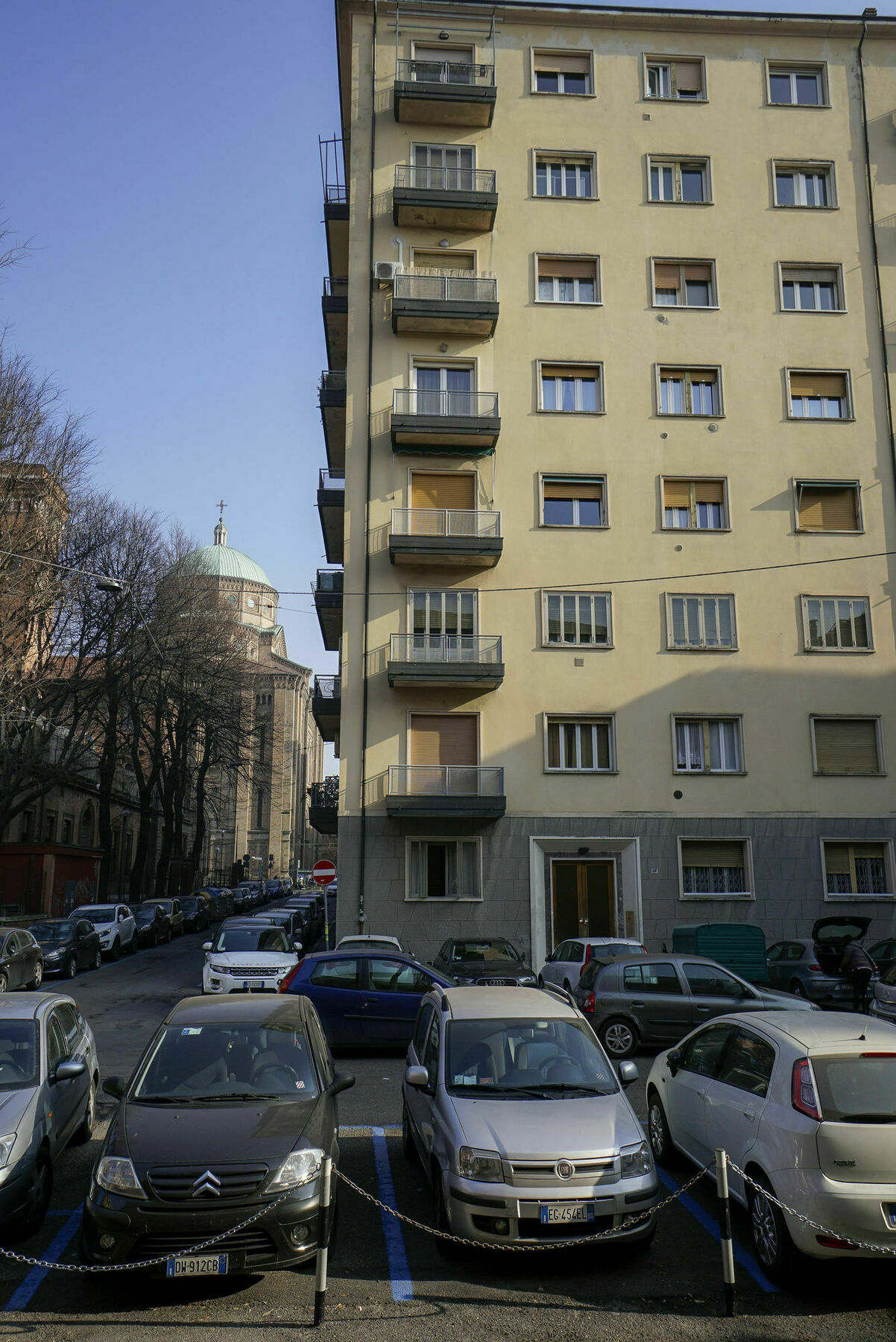 Residence Railway By Studio Vita Болонья Экстерьер фото